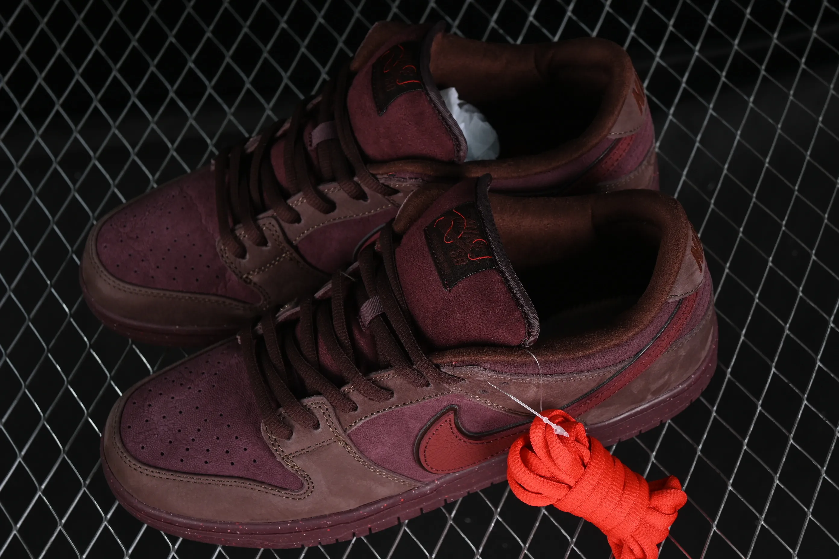All Categories Nk SB Dunk Series Nk SB Dunk Low Low-top sneakers C version Nk SB Dunk Low Premium "Valentine's Day" Valentine's Day SB low-top casual sneakers FN0619-600